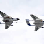 デハヴィランド社製双ブーム式ジェット戦闘機の最終発展型【デハヴィランド・シーヴィクセン】（イギリス）